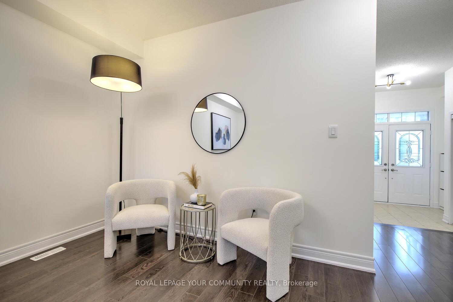 Photo 6 of 45 Catalpa Crescent, Vaughan, Patterson — HOMEH