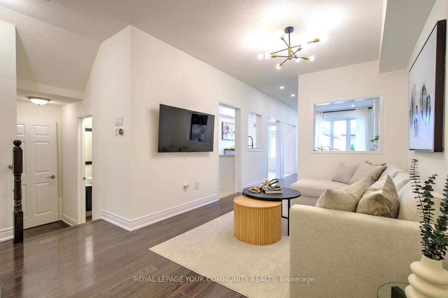 Photo 7 of 45 Catalpa Crescent, Vaughan, Patterson — HOMEH