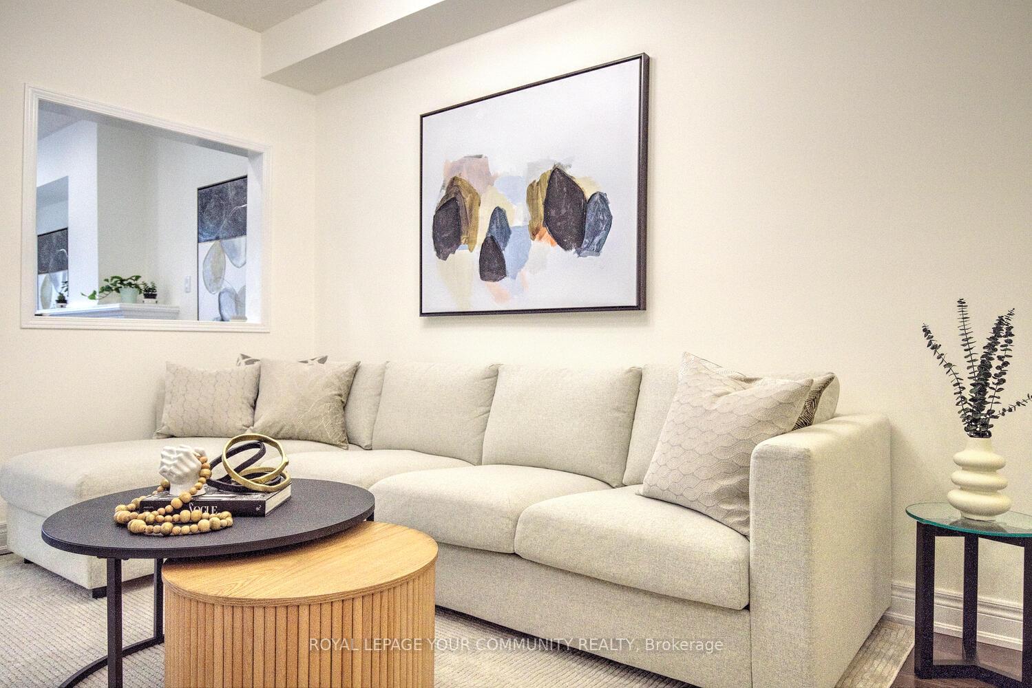Photo 11 of 45 Catalpa Crescent, Vaughan, Patterson — HOMEH