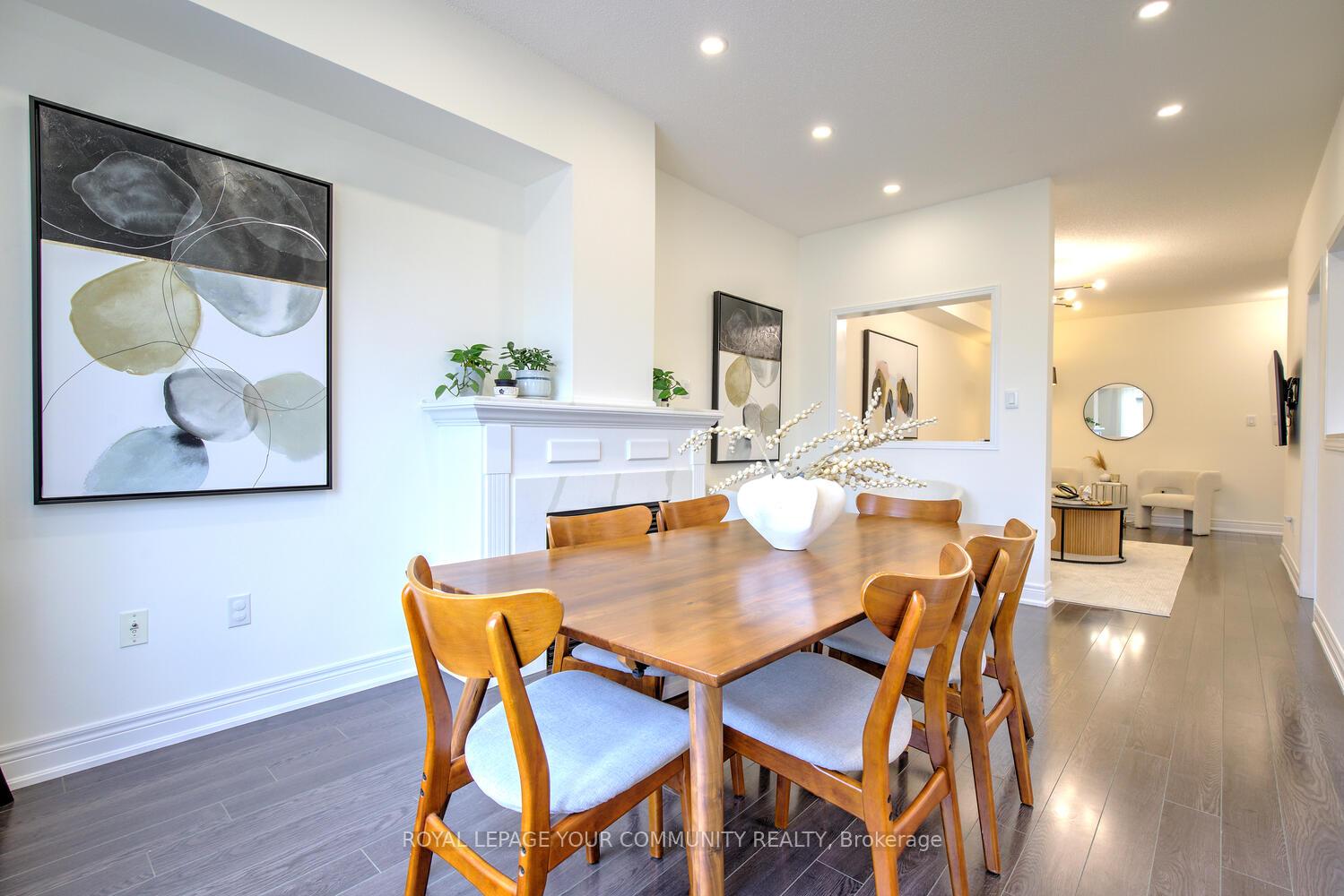 Photo 16 of 45 Catalpa Crescent, Vaughan, Patterson — HOMEH