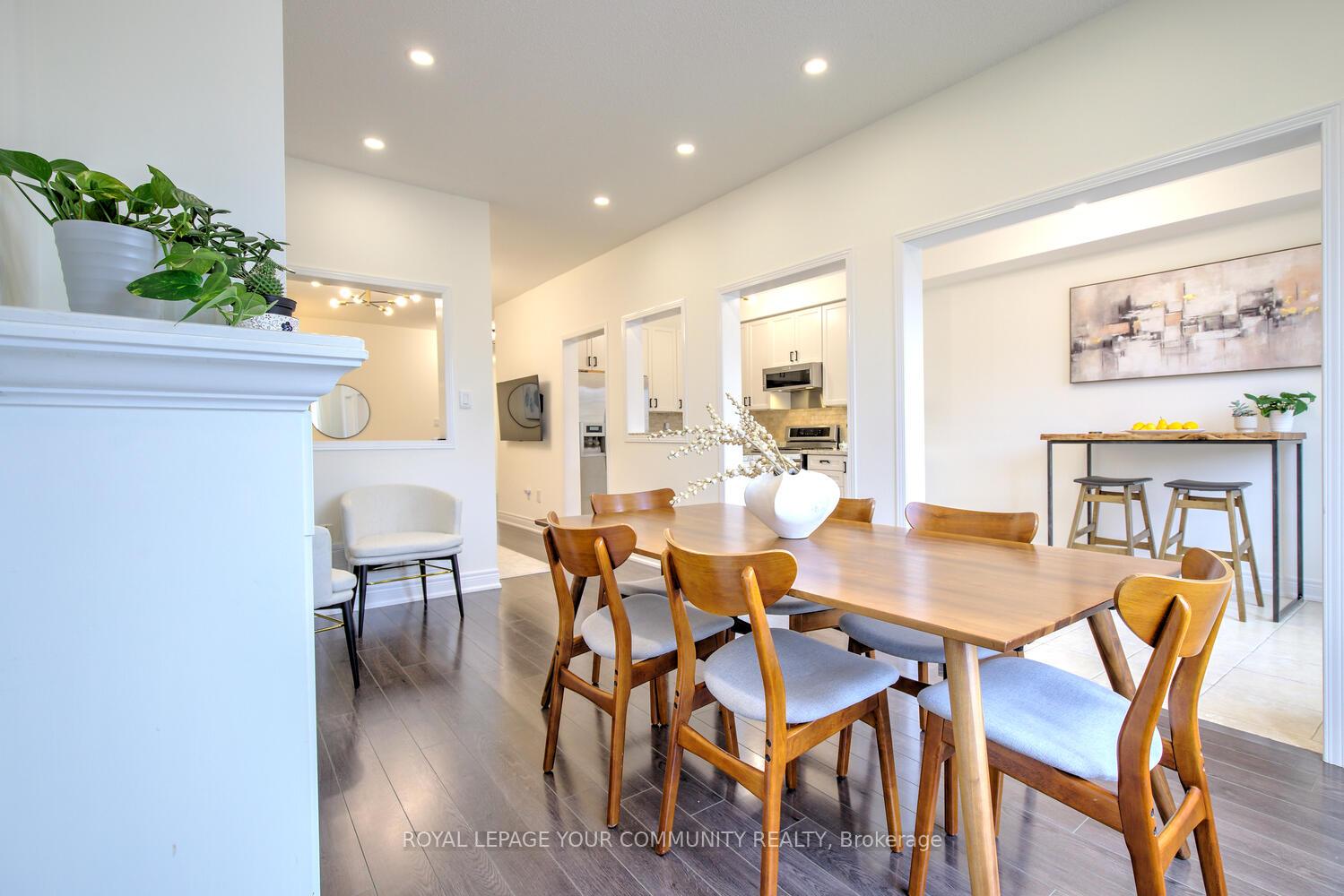 Photo 17 of 45 Catalpa Crescent, Vaughan, Patterson — HOMEH