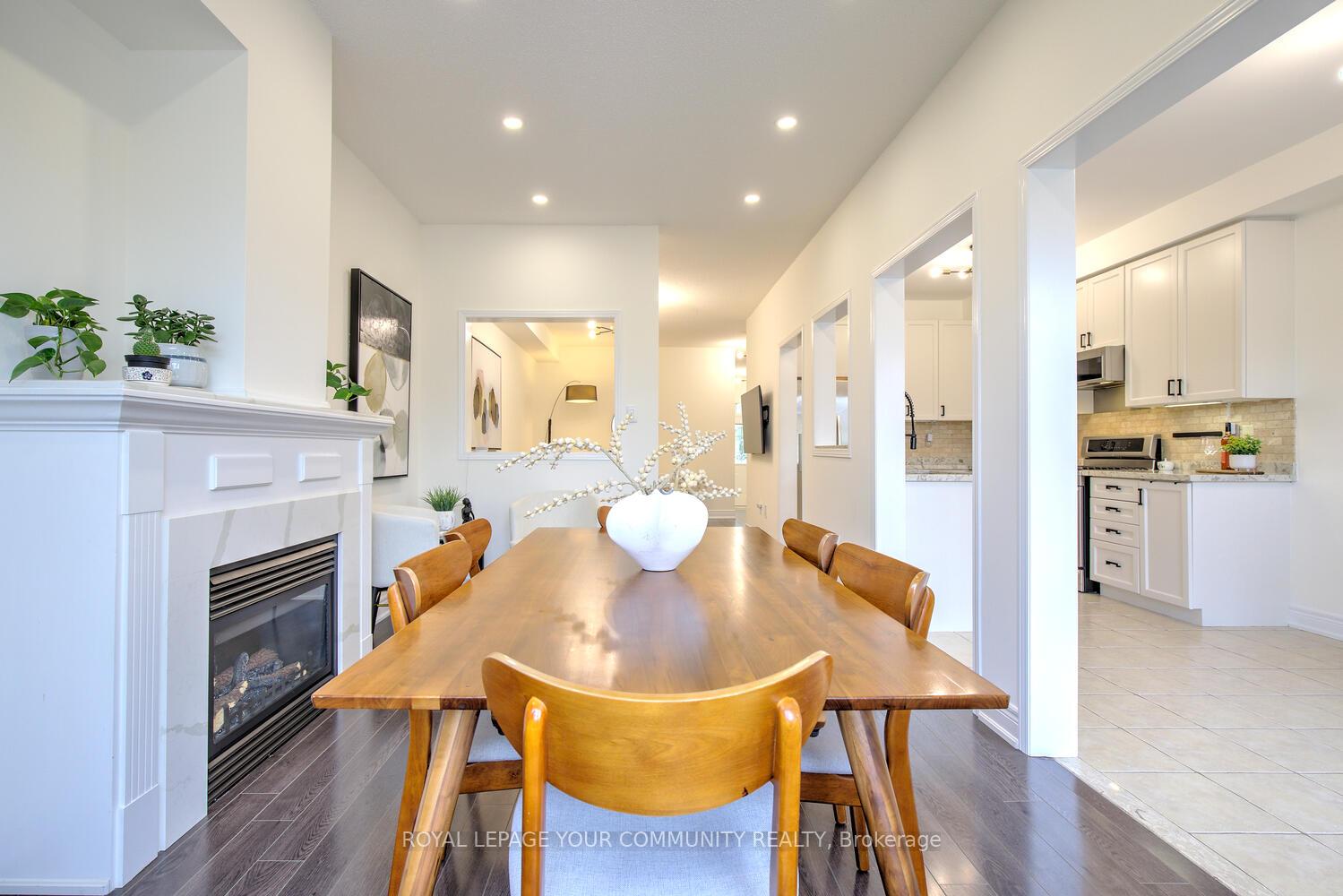 Photo 18 of 45 Catalpa Crescent, Vaughan, Patterson — HOMEH