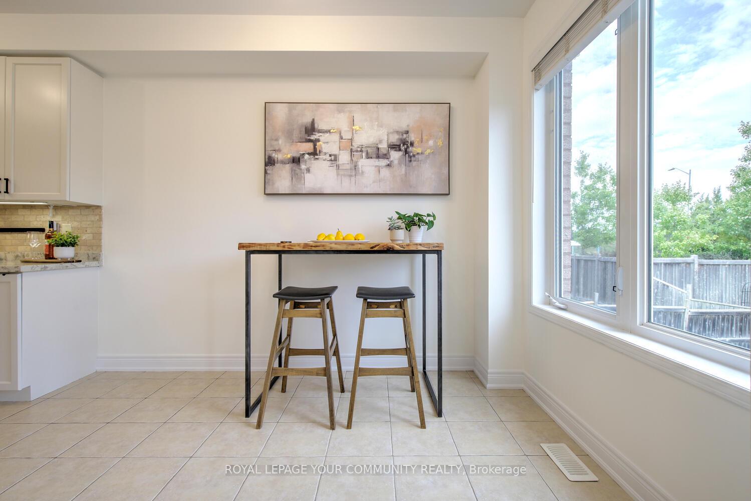 Photo 22 of 45 Catalpa Crescent, Vaughan, Patterson — HOMEH