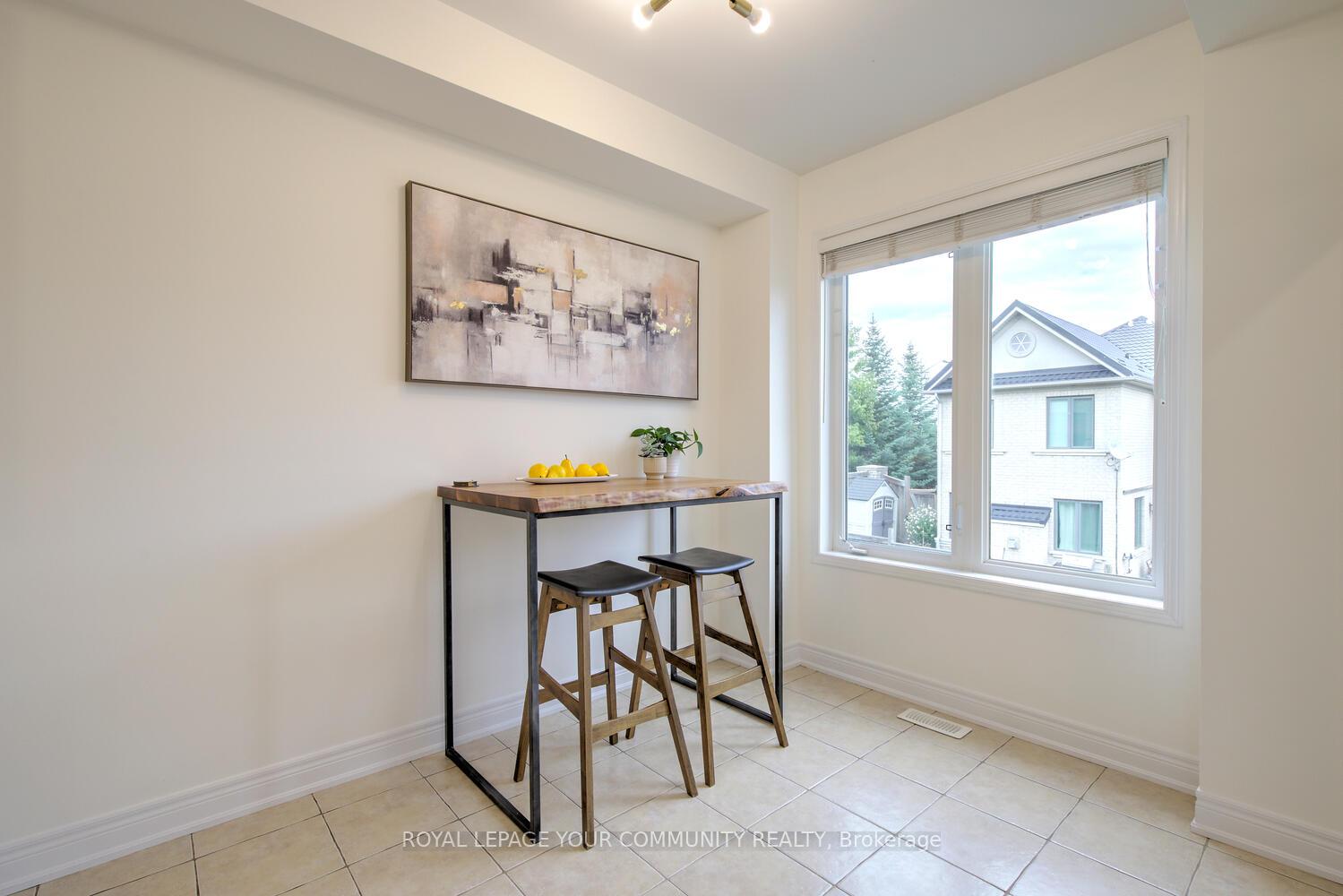 Photo 23 of 45 Catalpa Crescent, Vaughan, Patterson — HOMEH