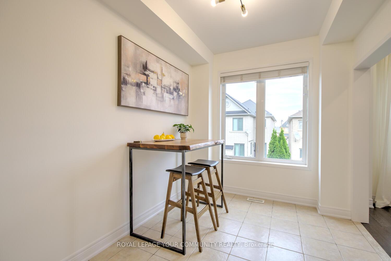Photo 27 of 45 Catalpa Crescent, Vaughan, Patterson — HOMEH