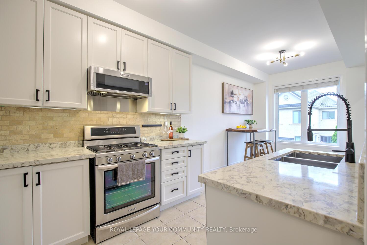 Photo 28 of 45 Catalpa Crescent, Vaughan, Patterson — HOMEH