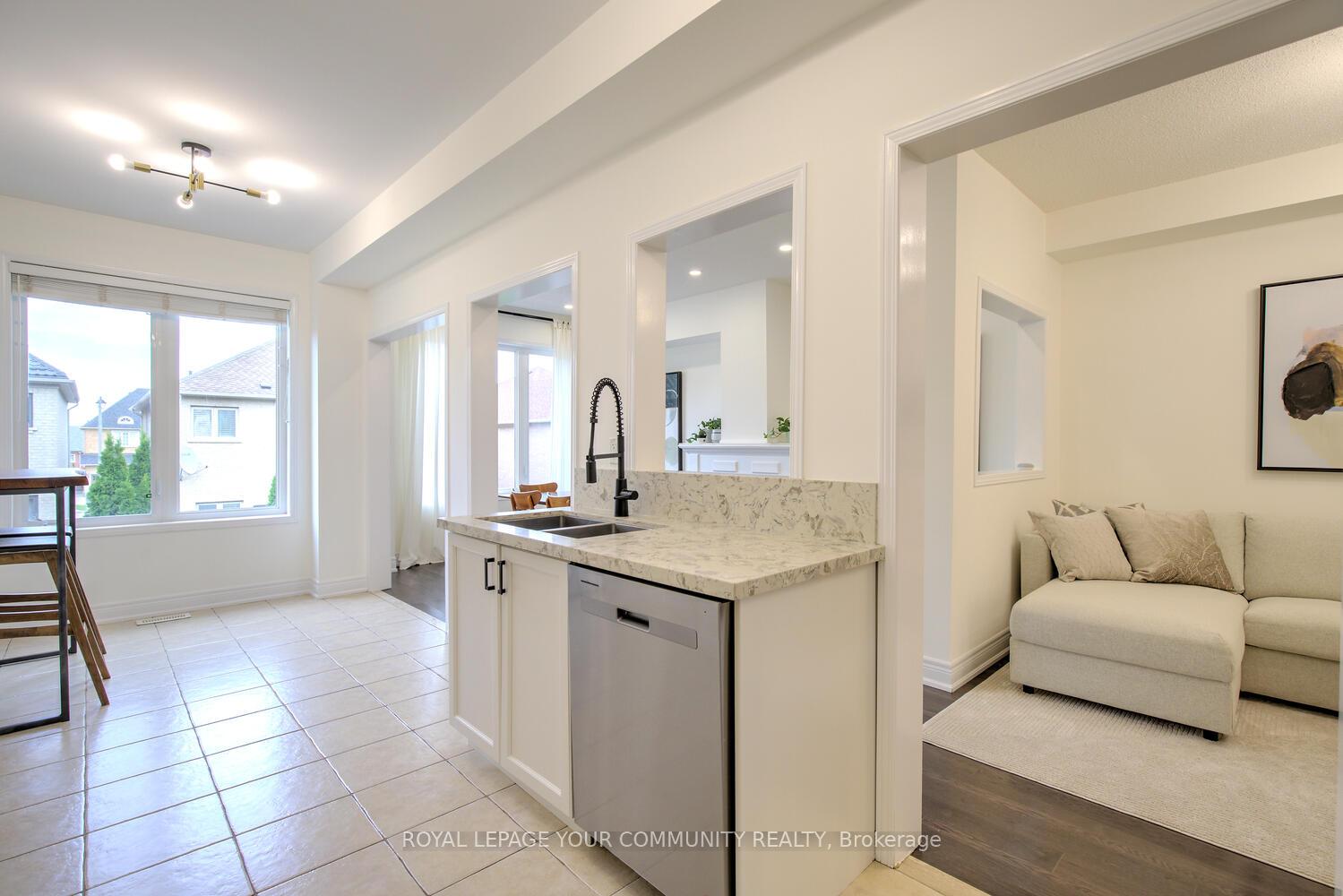 Photo 29 of 45 Catalpa Crescent, Vaughan, Patterson — HOMEH