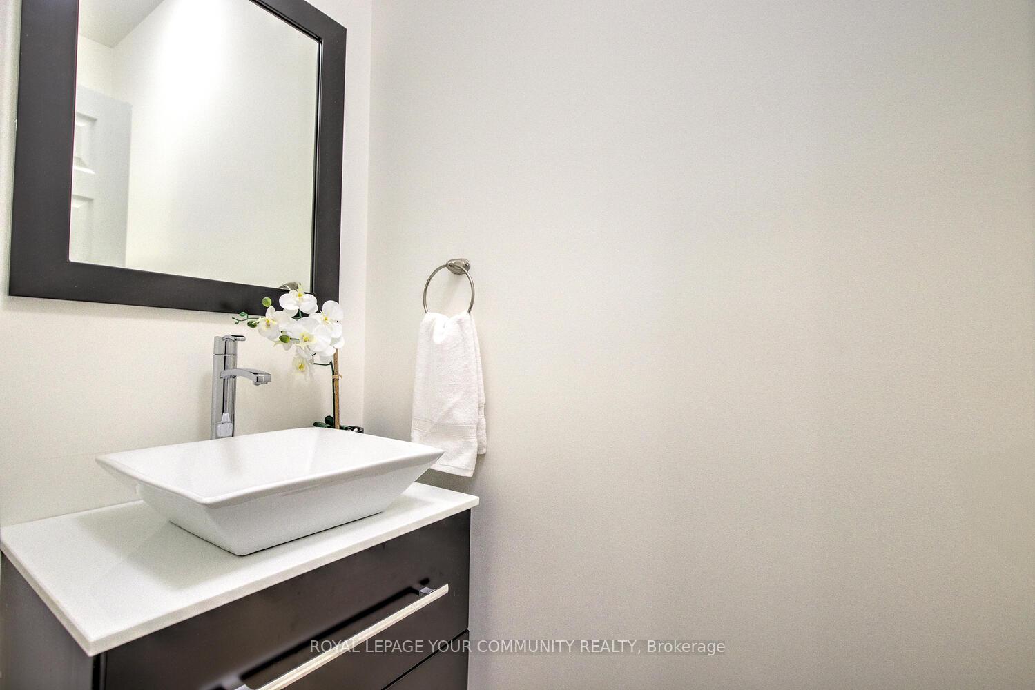 Photo 37 of 45 Catalpa Crescent, Vaughan, Patterson — HOMEH