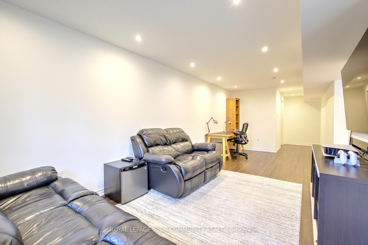 Photo 44 of 45 Catalpa Crescent, Vaughan, Patterson — HOMEH