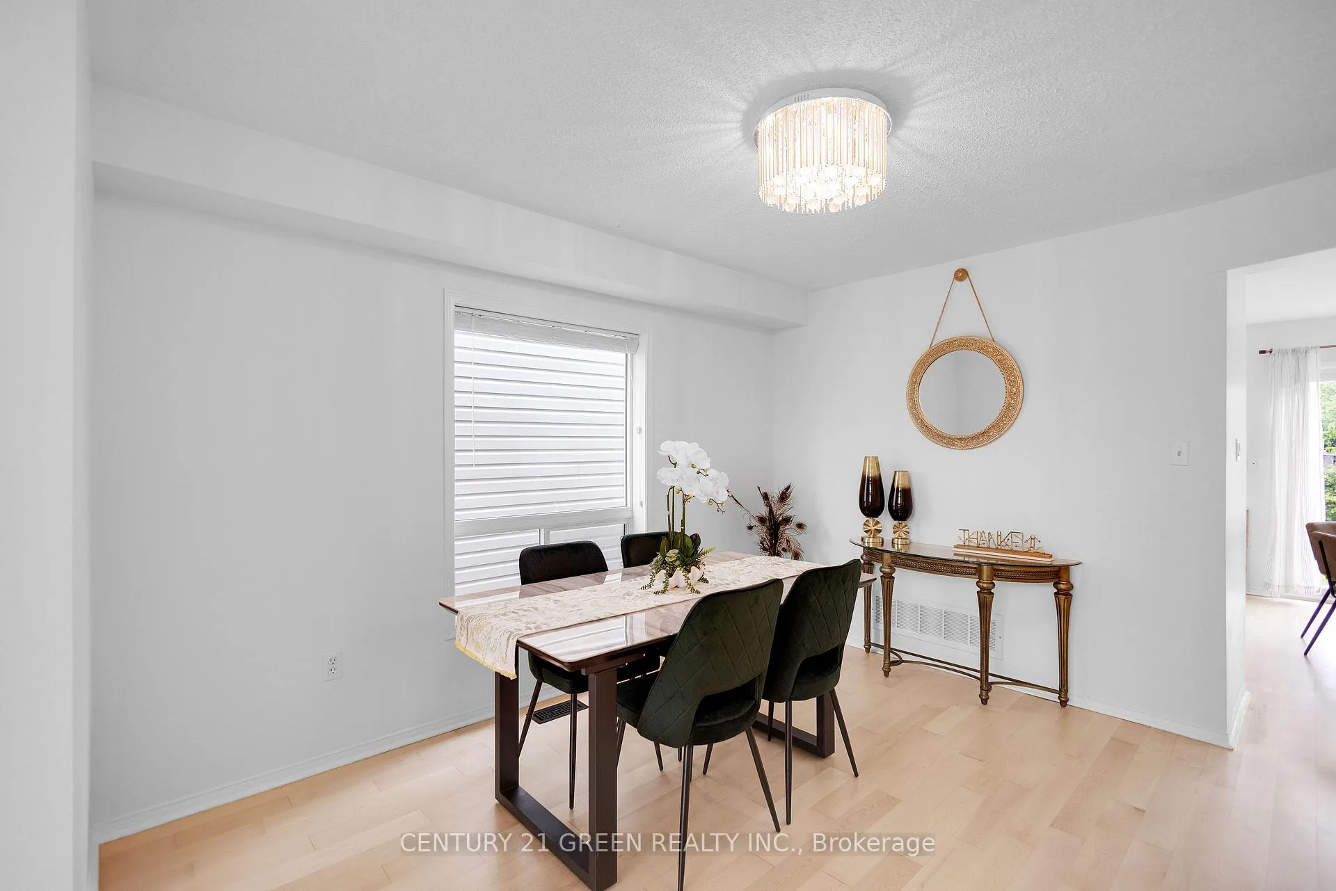 Photo 8 of 25 Warwick Avenue, Ajax, South East — HOMEH