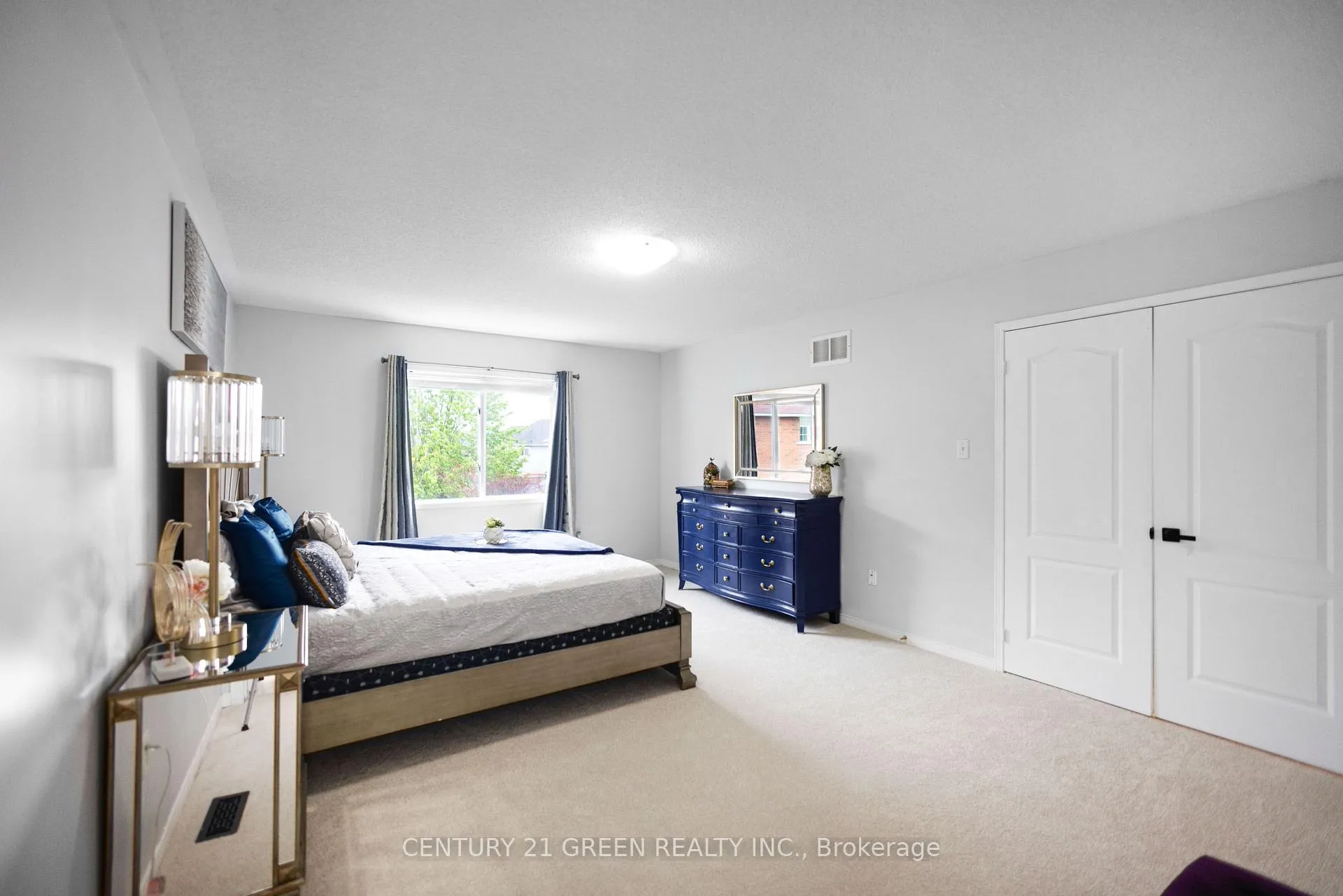 Photo 19 of 25 Warwick Avenue, Ajax, South East — HOMEH