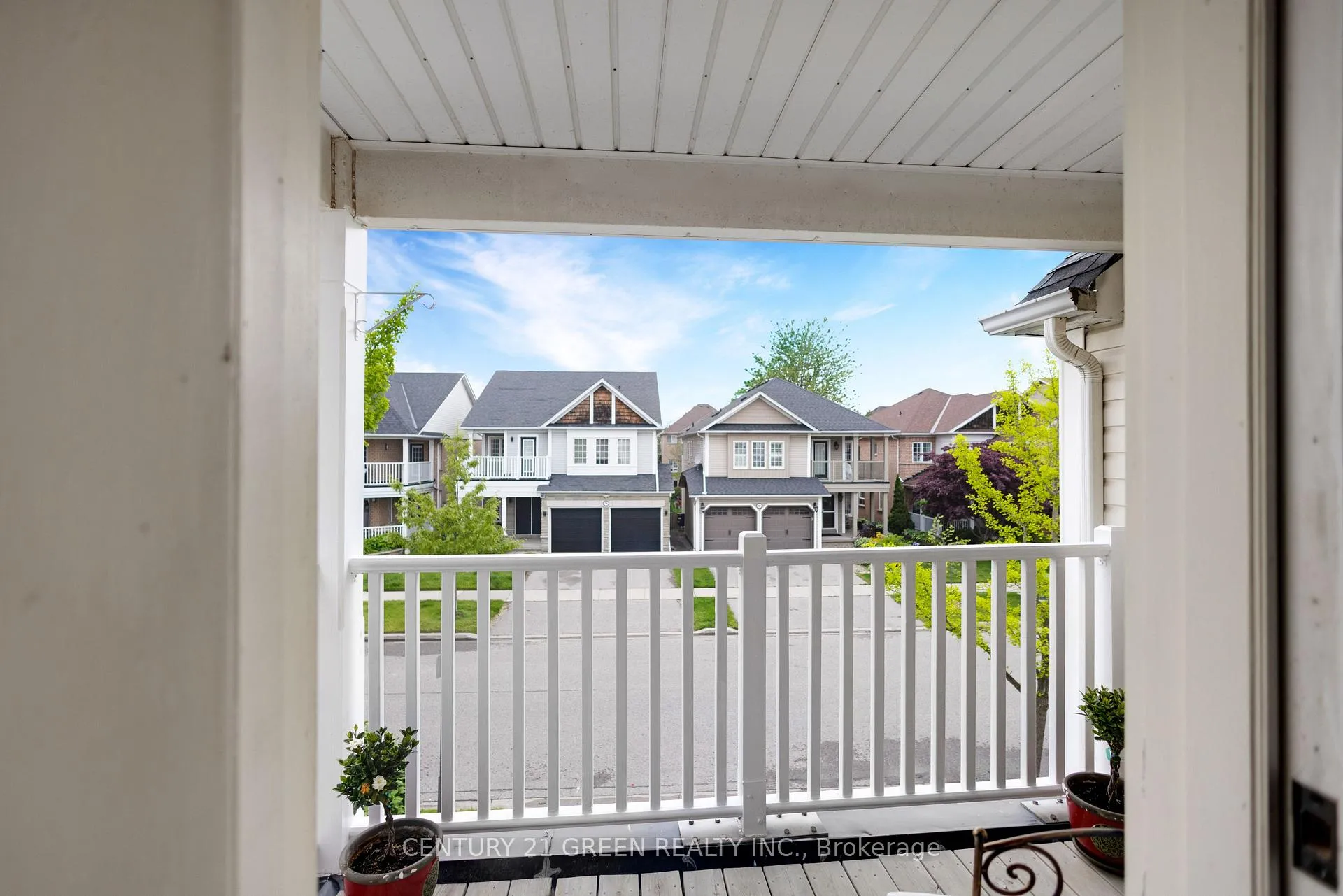 Photo 26 of 25 Warwick Avenue, Ajax, South East — HOMEH