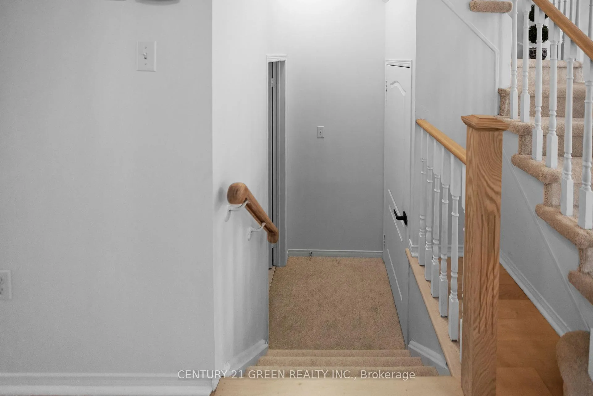 Photo 28 of 25 Warwick Avenue, Ajax, South East — HOMEH