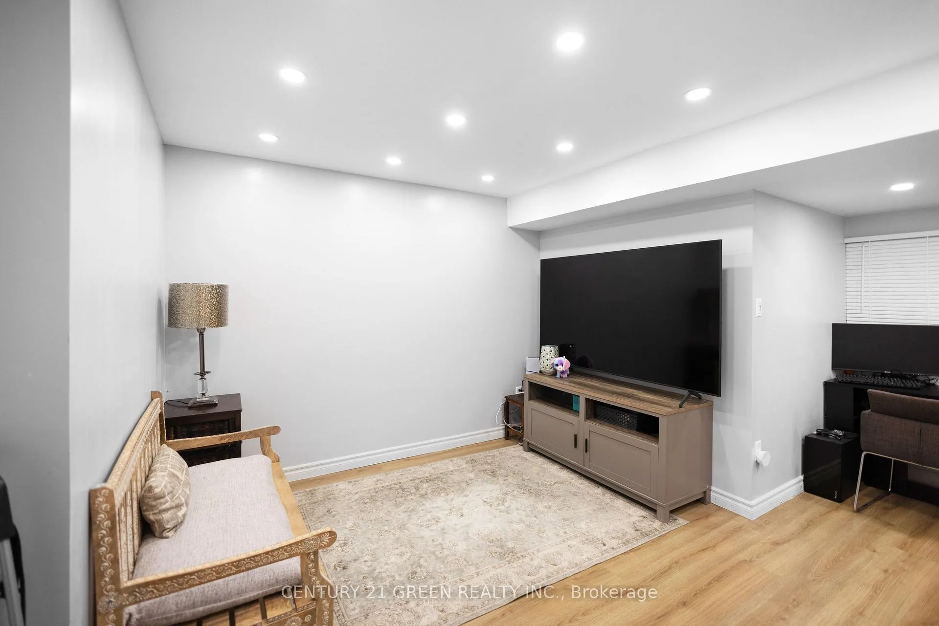 Photo 31 of 25 Warwick Avenue, Ajax, South East — HOMEH