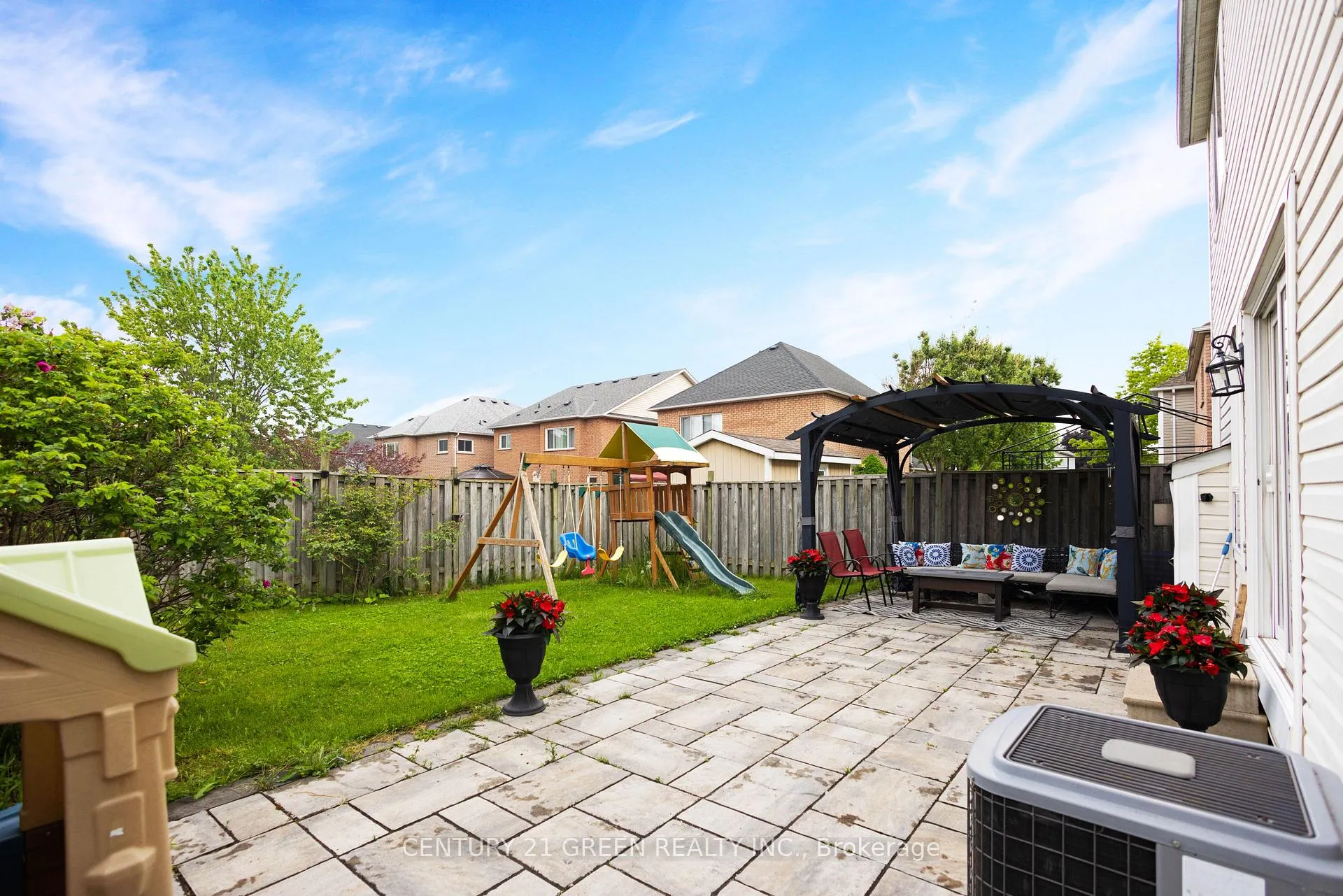 Photo 35 of 25 Warwick Avenue, Ajax, South East — HOMEH