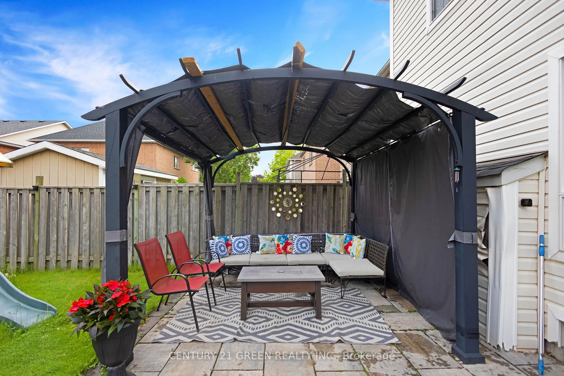 Photo 37 of 25 Warwick Avenue, Ajax, South East — HOMEH
