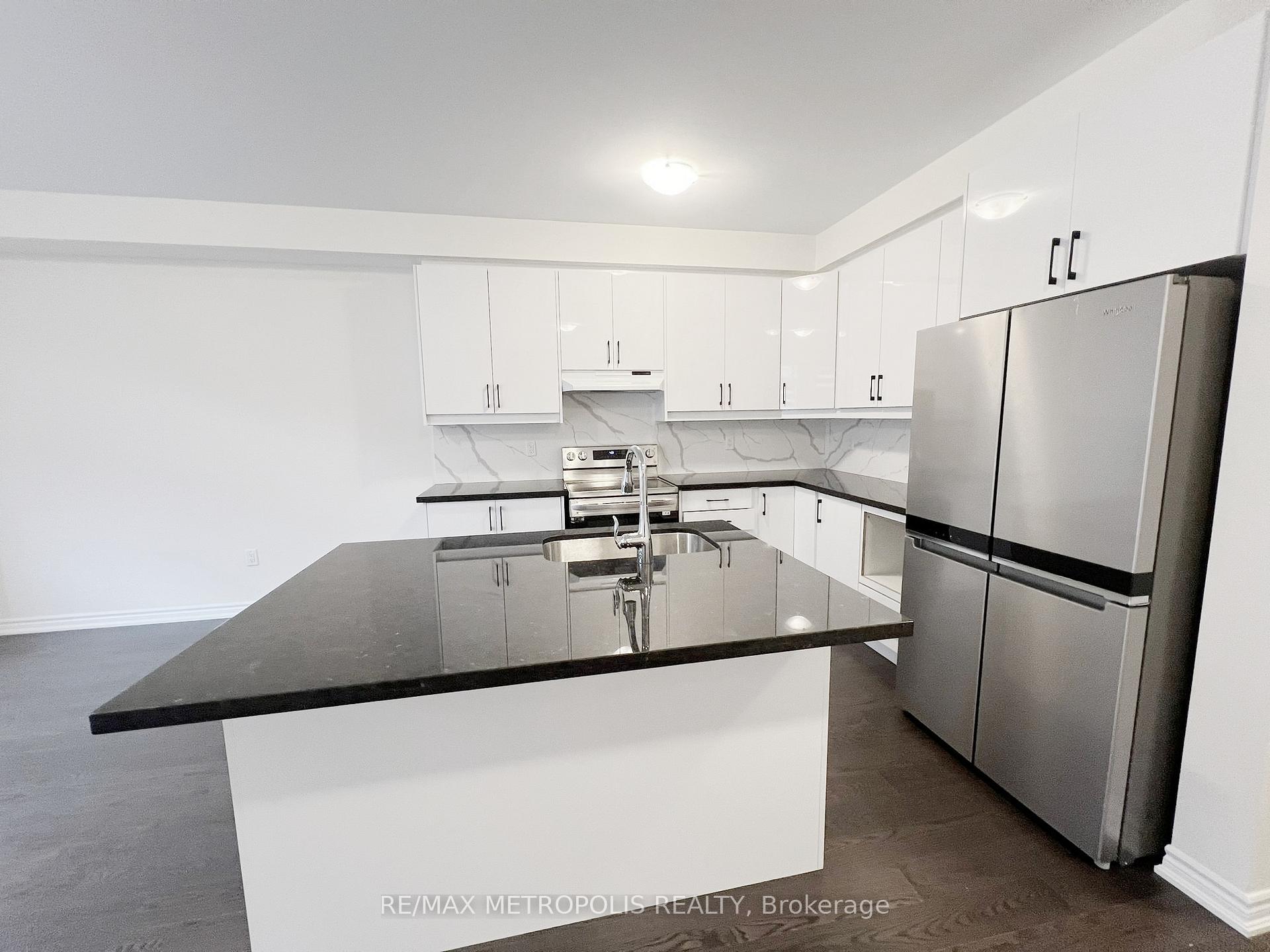 Photo 4 of 64 Hartington Street, Vaughan, Kleinburg — HOMEH
