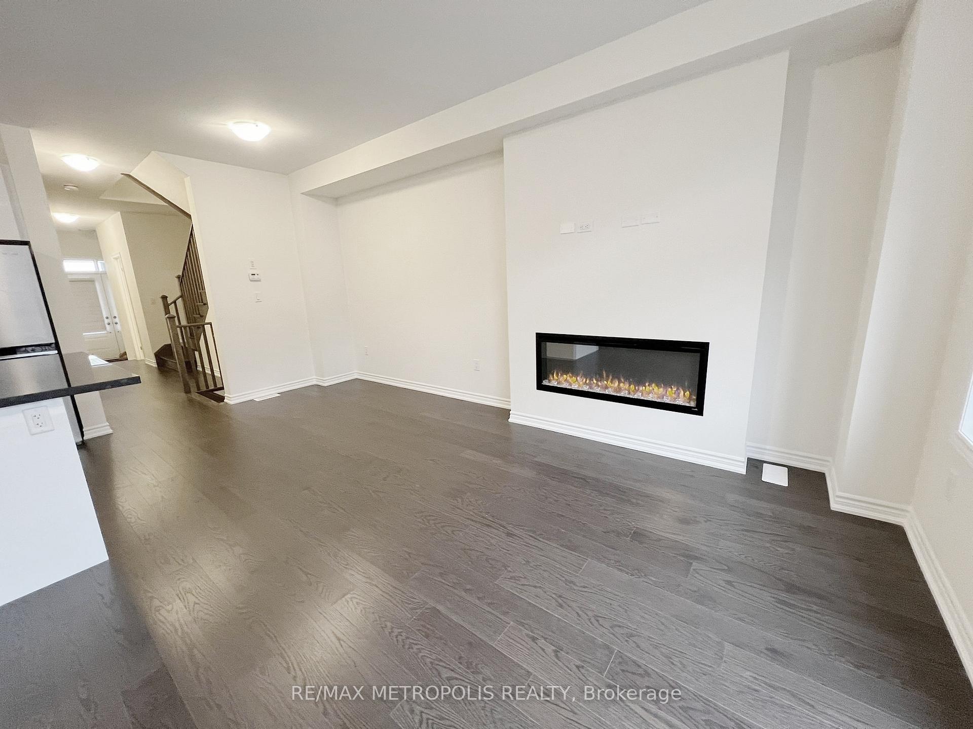Photo 6 of 64 Hartington Street, Vaughan, Kleinburg — HOMEH