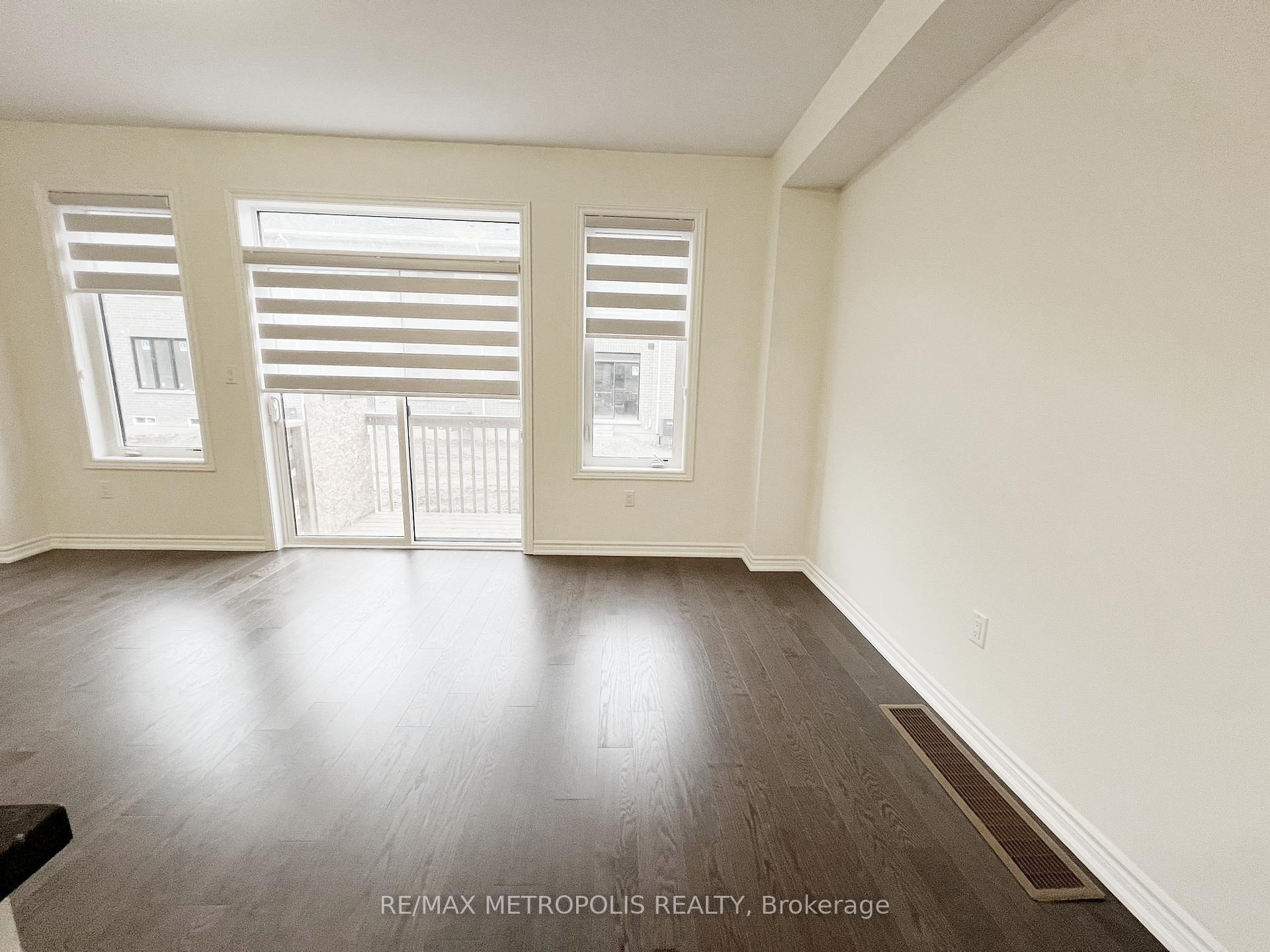 Photo 7 of 64 Hartington Street, Vaughan, Kleinburg — HOMEH
