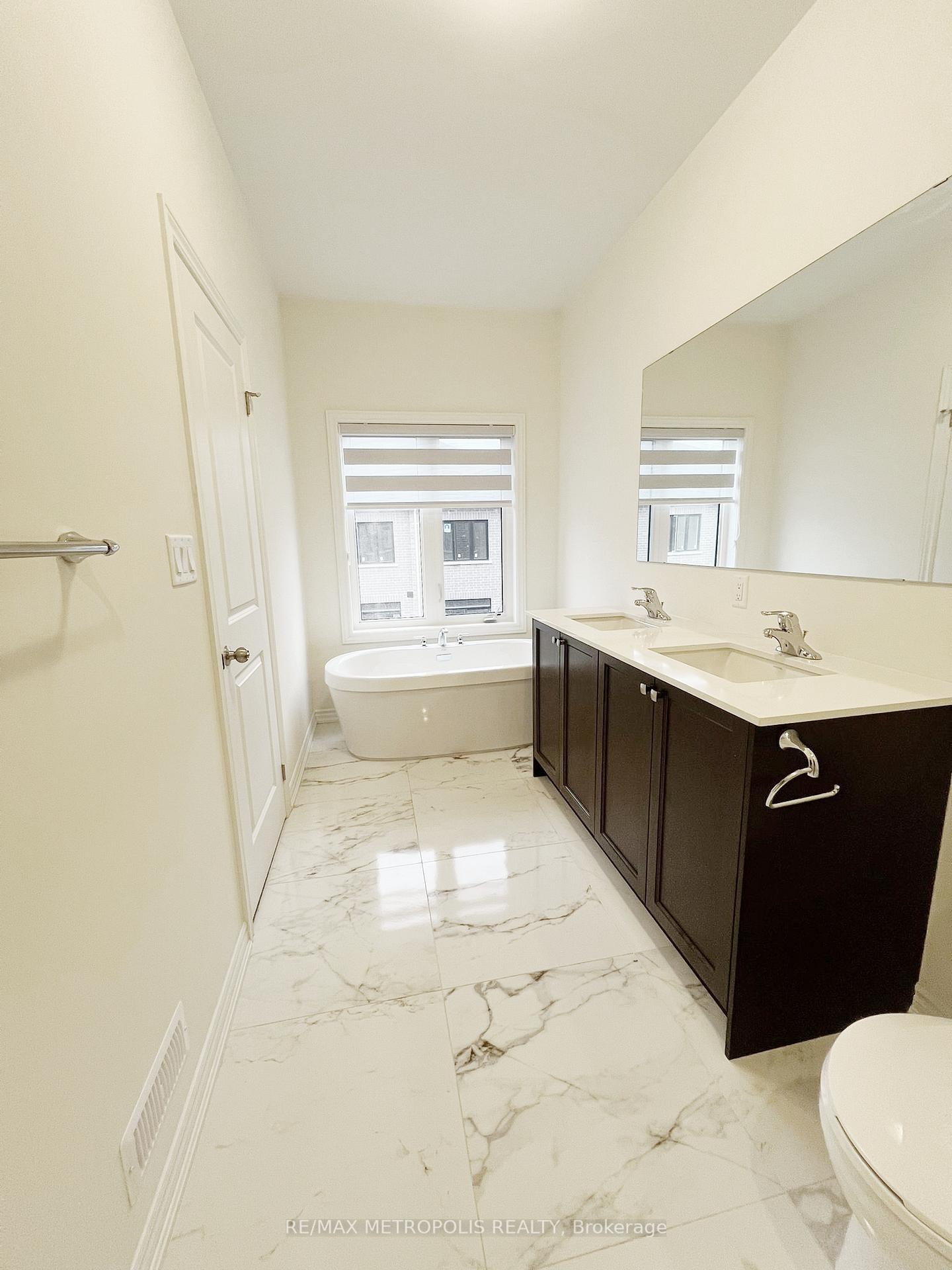 Photo 13 of 64 Hartington Street, Vaughan, Kleinburg — HOMEH