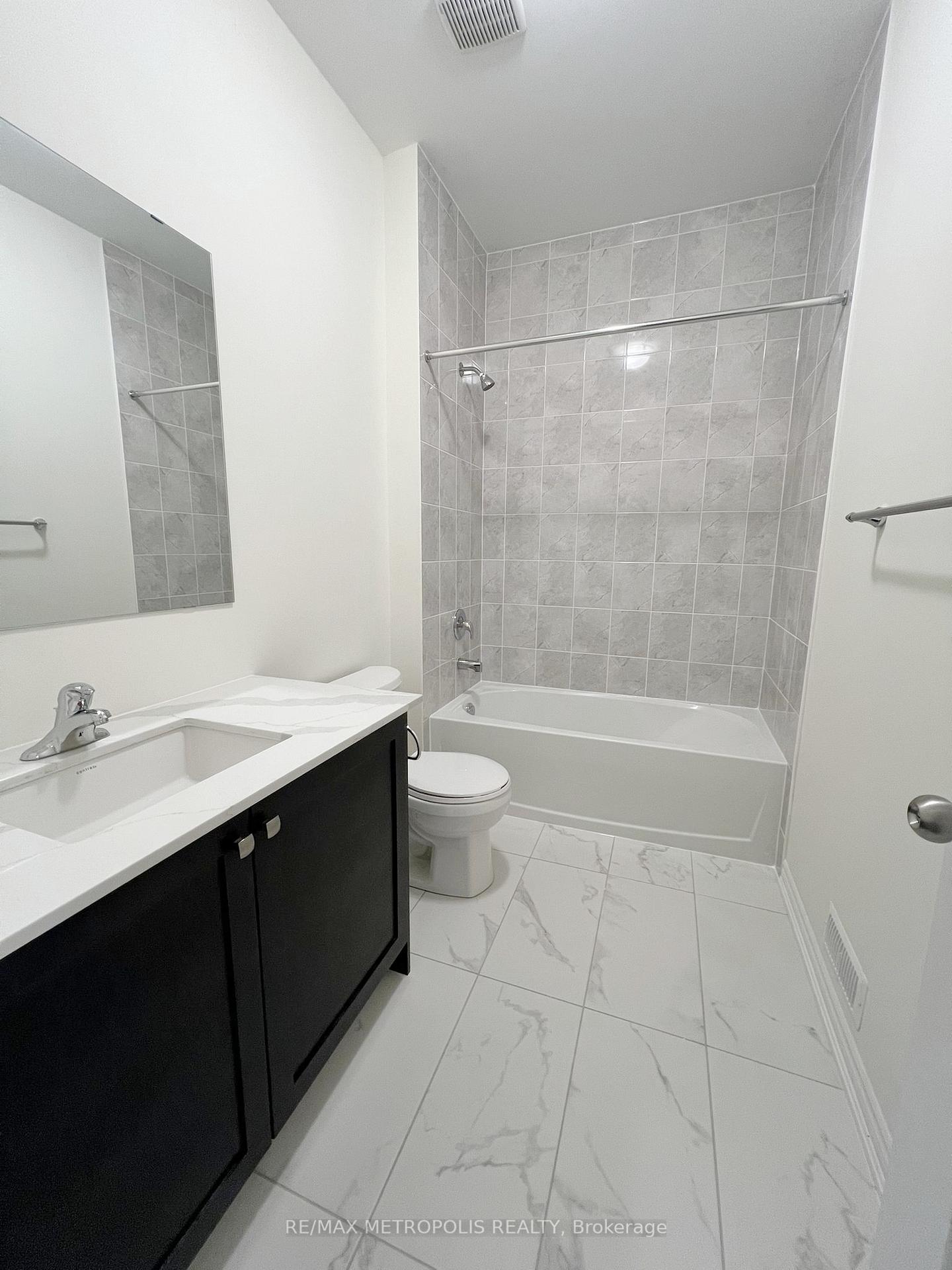 Photo 15 of 64 Hartington Street, Vaughan, Kleinburg — HOMEH