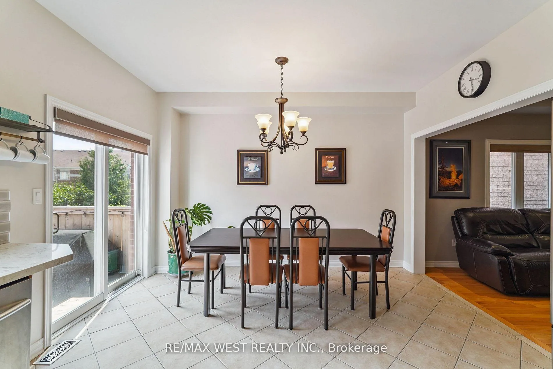 Photo 5 of 148 Chayna Crescent, Vaughan, Patterson — HOMEH