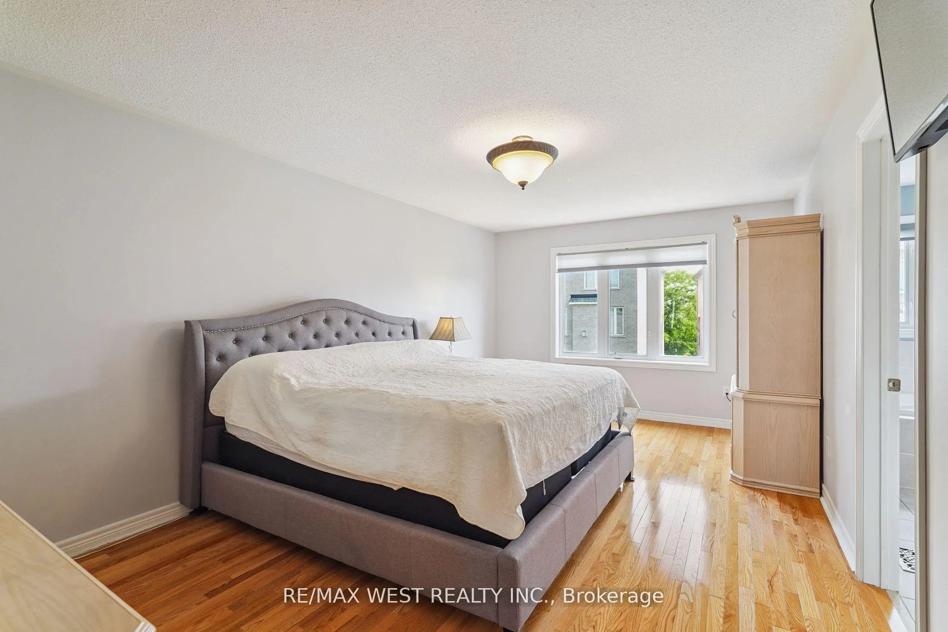 Photo 6 of 148 Chayna Crescent, Vaughan, Patterson — HOMEH