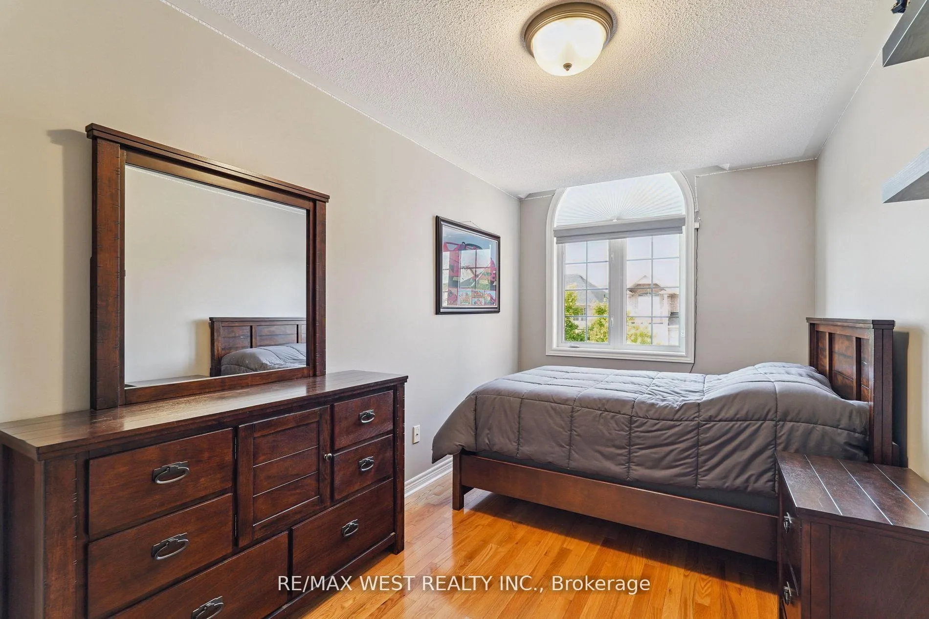 Photo 9 of 148 Chayna Crescent, Vaughan, Patterson — HOMEH