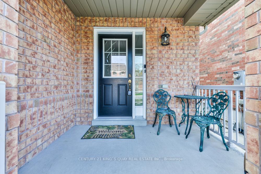 Photo 2 of 89 D'Amato Crescent, Vaughan, Maple — HOMEH