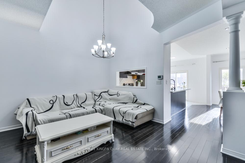 Photo 5 of 89 D'Amato Crescent, Vaughan, Maple — HOMEH