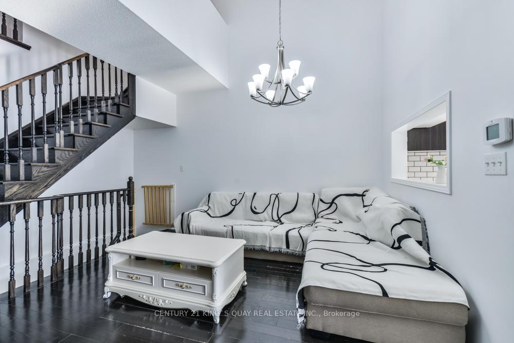 Photo 6 of 89 D'Amato Crescent, Vaughan, Maple — HOMEH