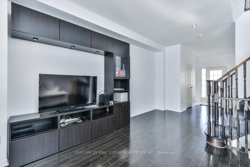 Photo 7 of 89 D'Amato Crescent, Vaughan, Maple — HOMEH