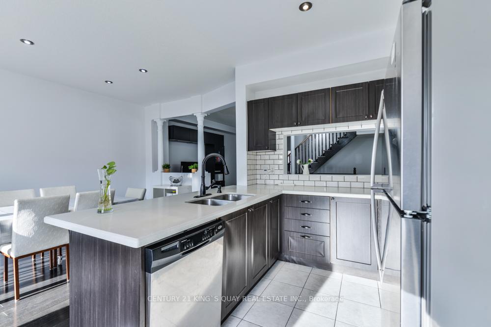 Photo 11 of 89 D'Amato Crescent, Vaughan, Maple — HOMEH