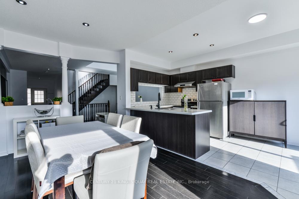 Photo 13 of 89 D'Amato Crescent, Vaughan, Maple — HOMEH