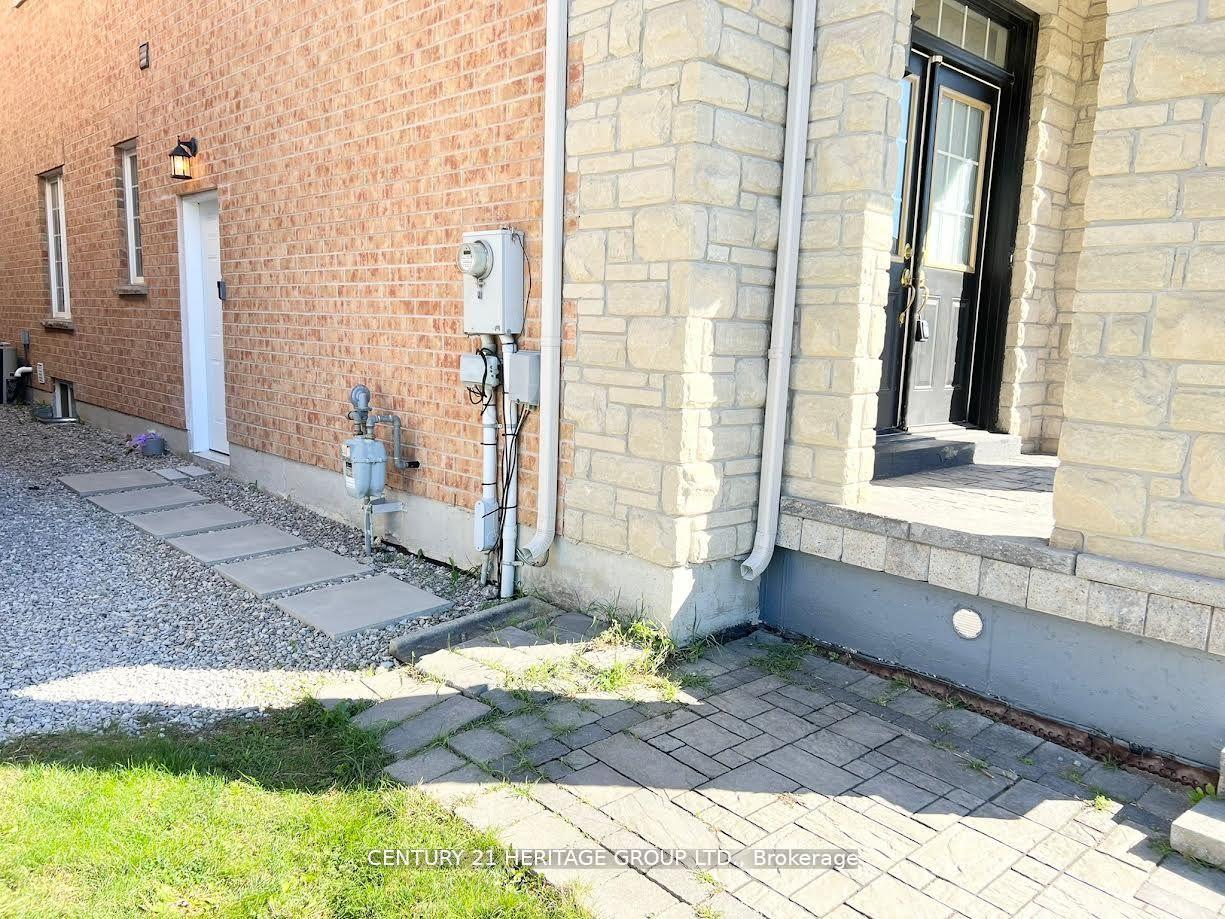 Photo 2 of Unit Bsmt, 22 Daniel Bram Drive N, Vaughan, Patterson — HOMEH