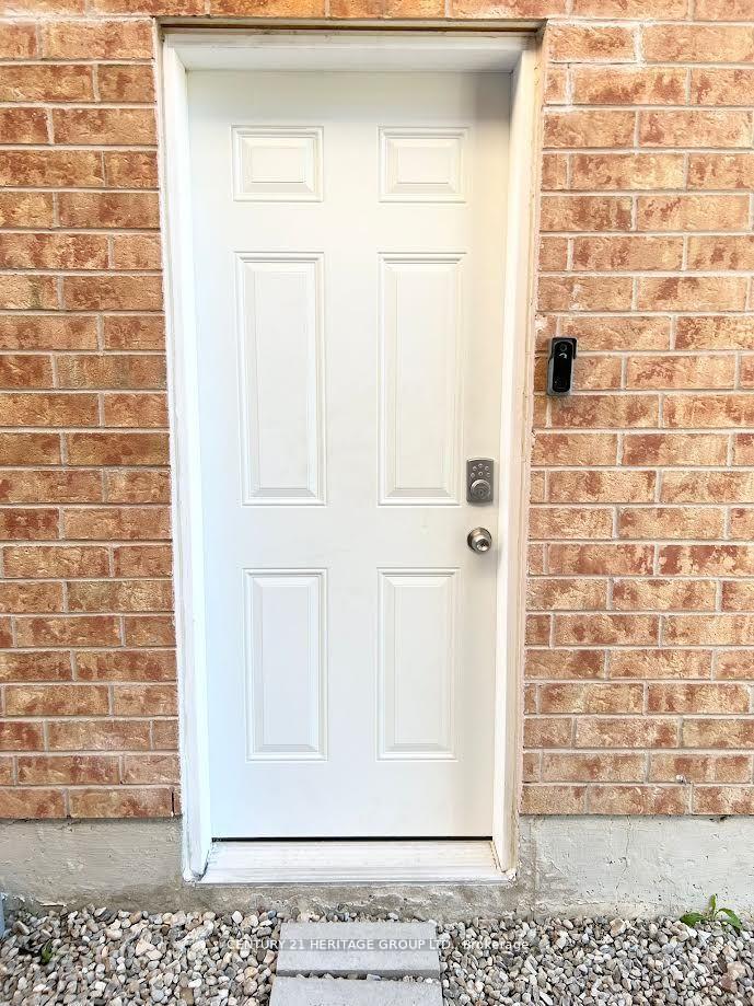 Photo 3 of Unit Bsmt, 22 Daniel Bram Drive N, Vaughan, Patterson — HOMEH