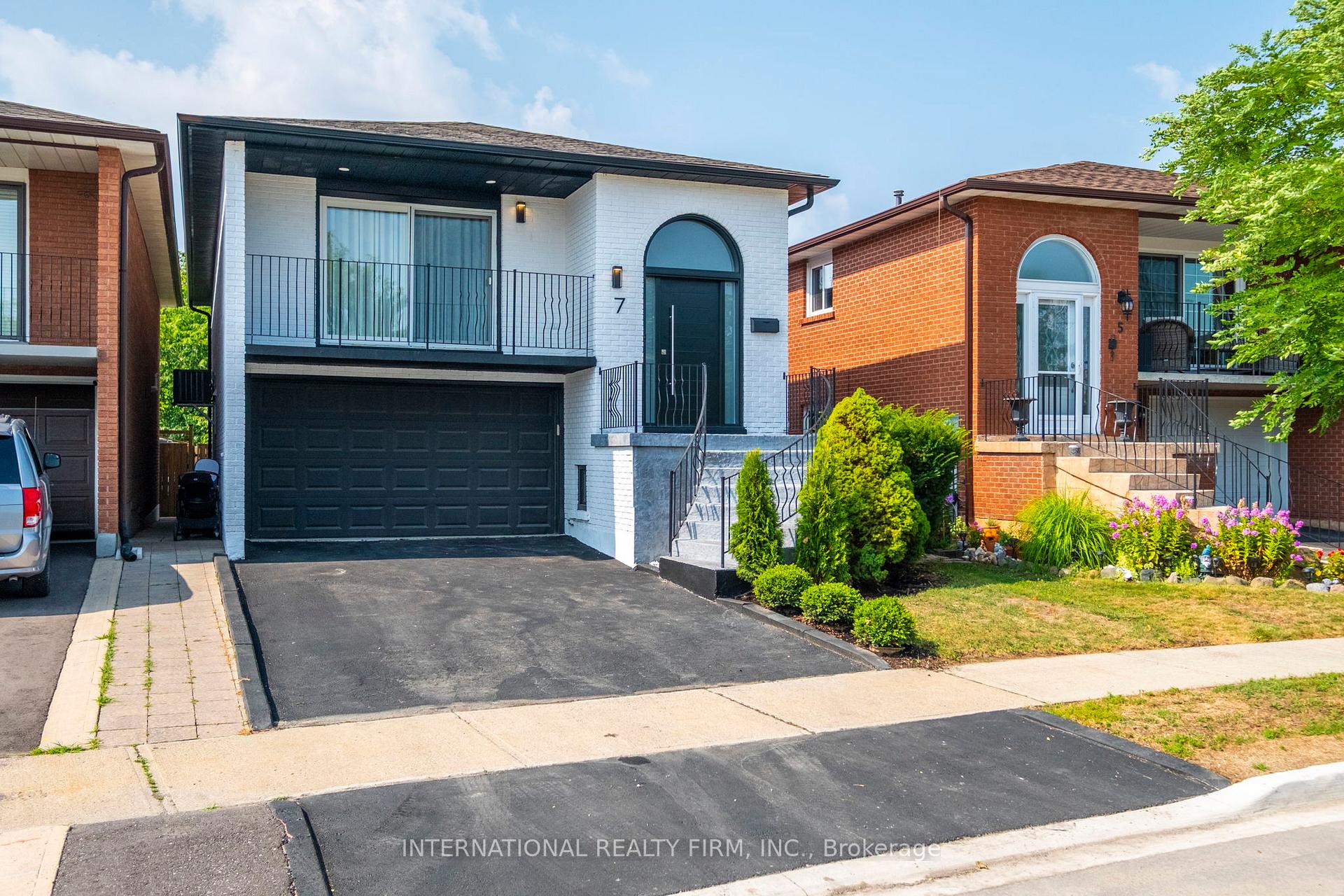 Front of 7 Boyne Highlands Court