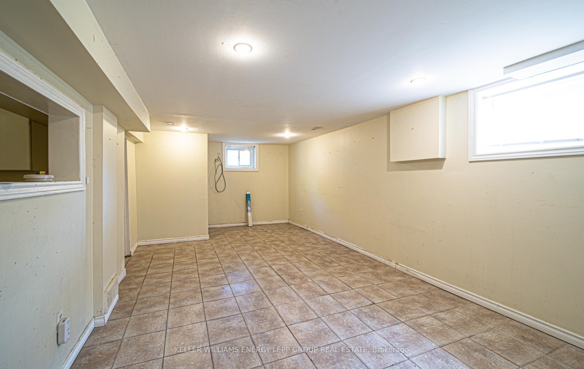 Photo 17 of 121 Lupin Drive, Whitby, Downtown Whitby — HOMEH