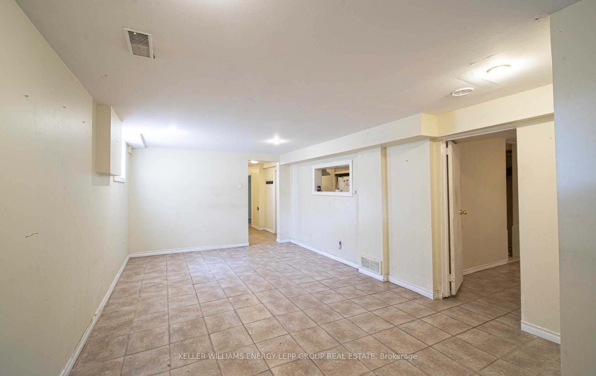 Photo 18 of 121 Lupin Drive, Whitby, Downtown Whitby — HOMEH