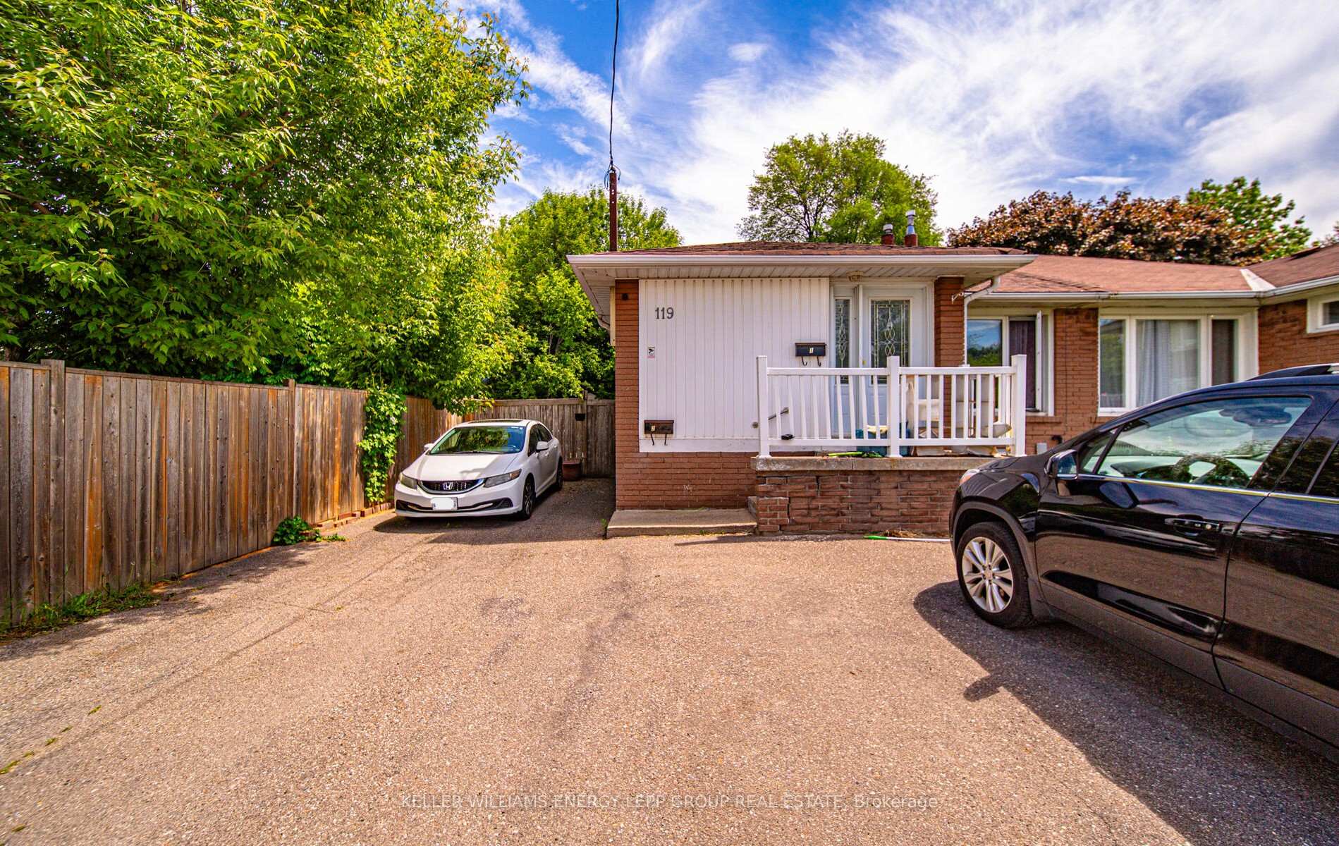 Photo 2 of 119 Lupin Drive, Whitby, Downtown Whitby — HOMEH