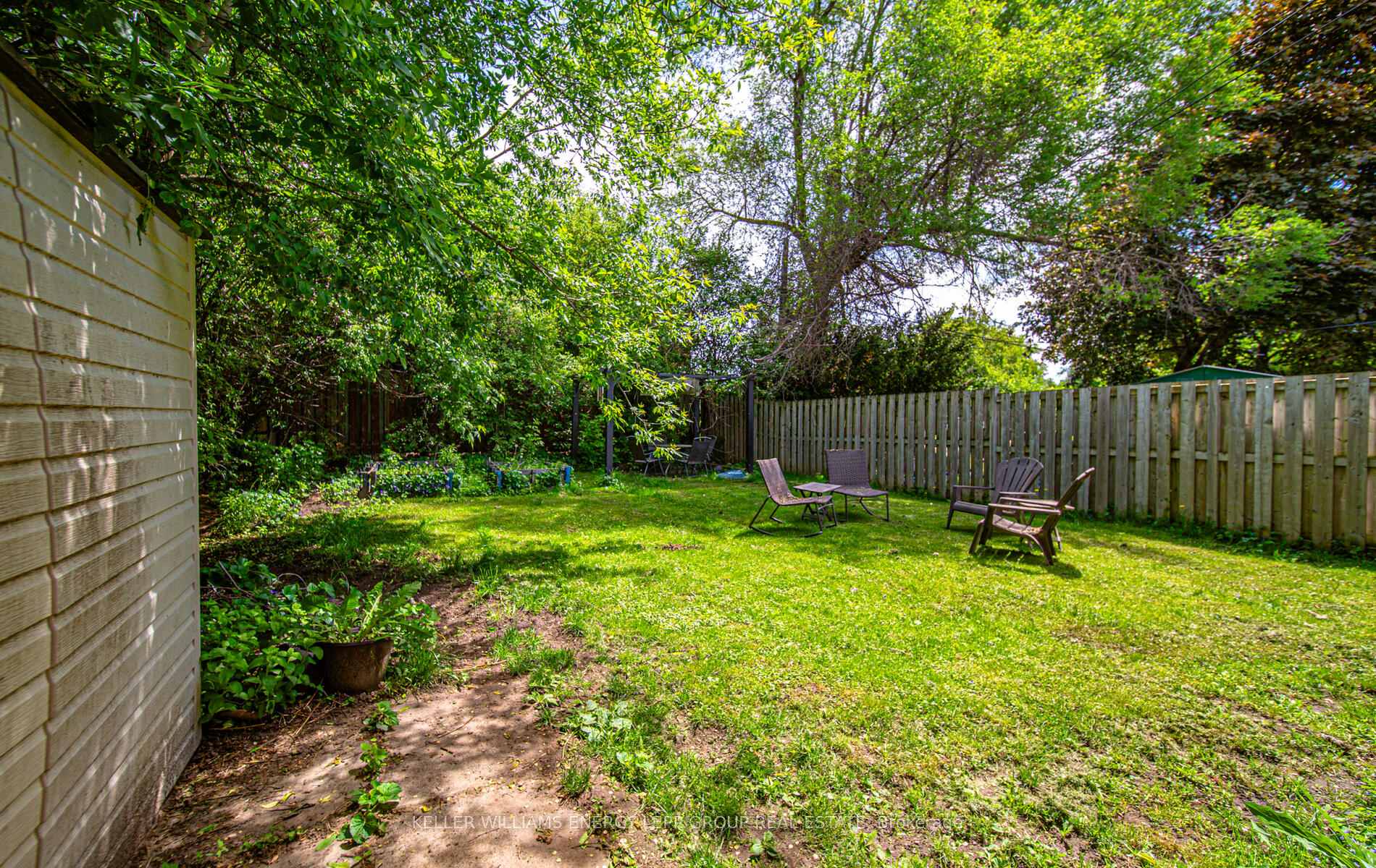 Photo 6 of 119 Lupin Drive, Whitby, Downtown Whitby — HOMEH