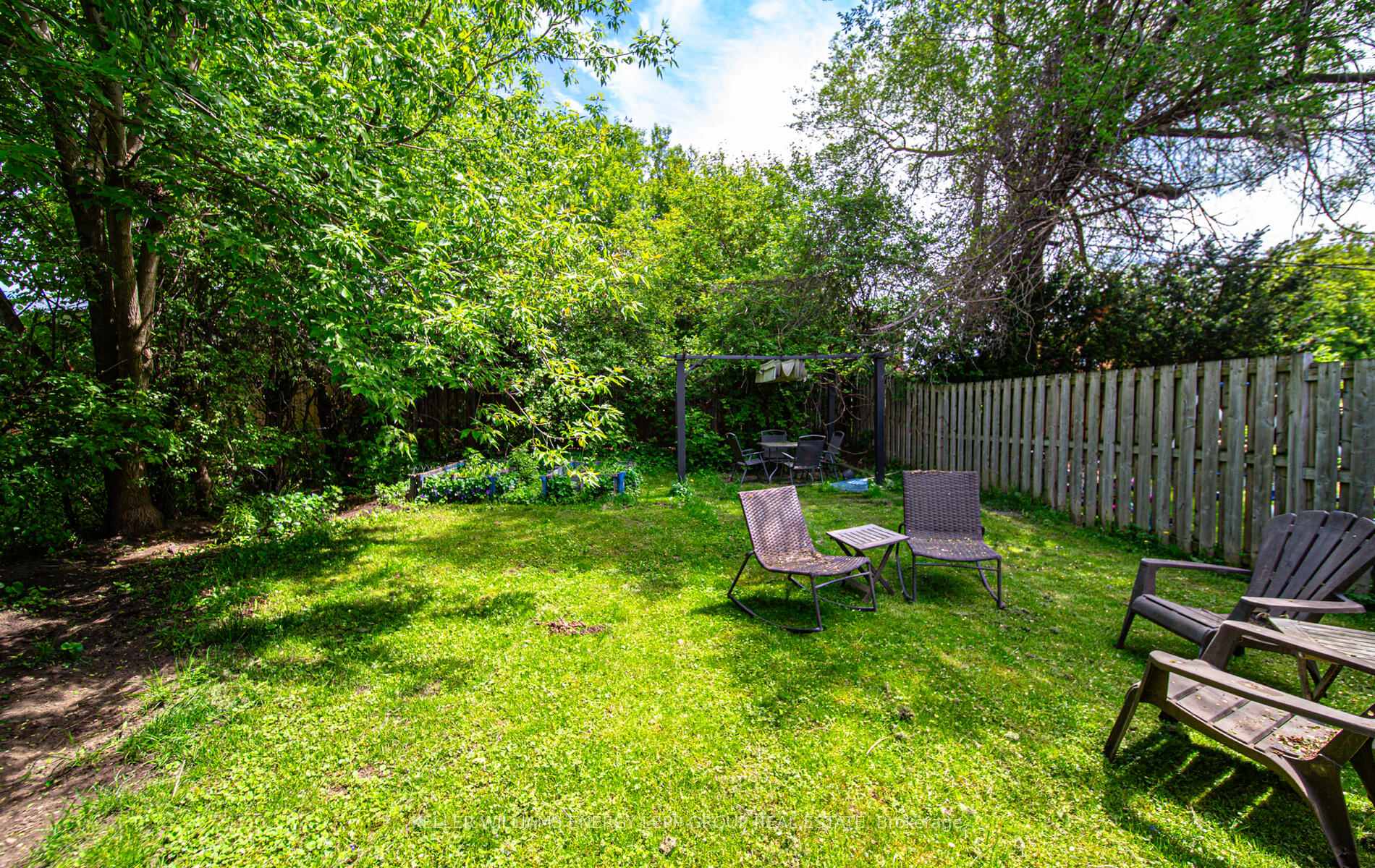 Photo 7 of 119 Lupin Drive, Whitby, Downtown Whitby — HOMEH