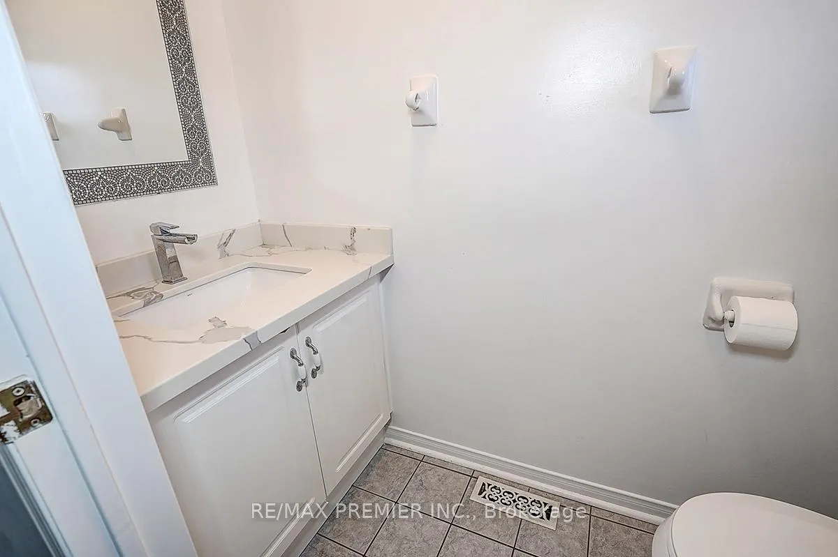 Photo 13 of 22 Michelle Drive, Vaughan, East Woodbridge — HOMEH