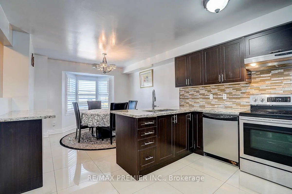 Photo 14 of 22 Michelle Drive, Vaughan, East Woodbridge — HOMEH