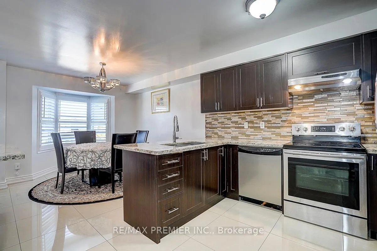 Photo 15 of 22 Michelle Drive, Vaughan, East Woodbridge — HOMEH