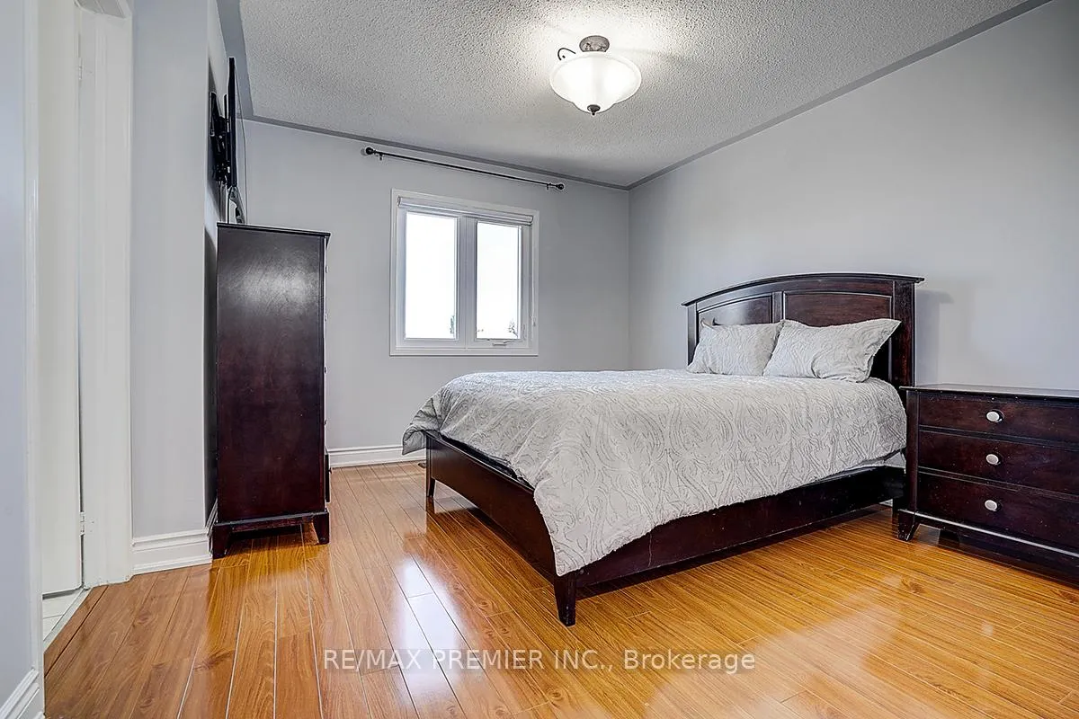 Photo 24 of 22 Michelle Drive, Vaughan, East Woodbridge — HOMEH