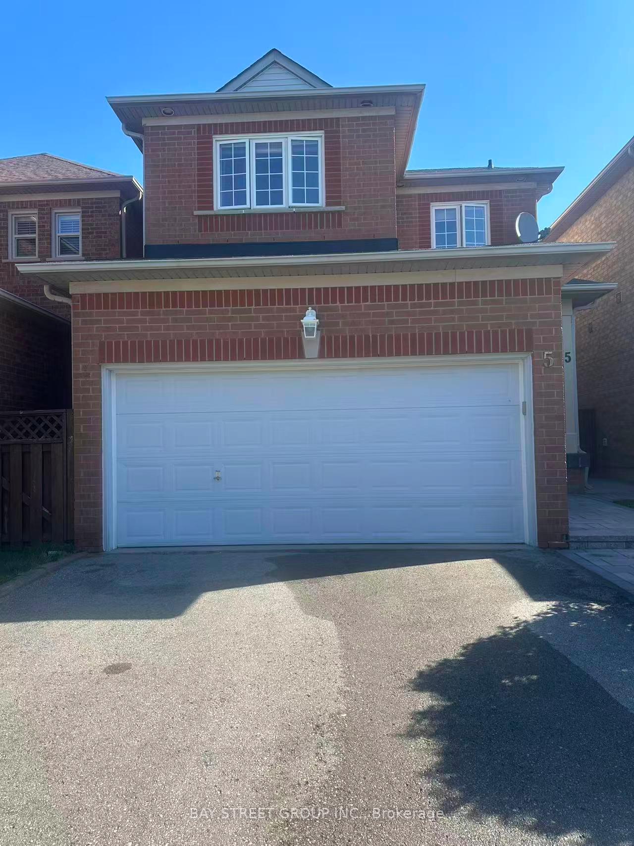 Photo 1 of 5 Ballymore Drive, Aurora, Bayview Wellington — HOMEH