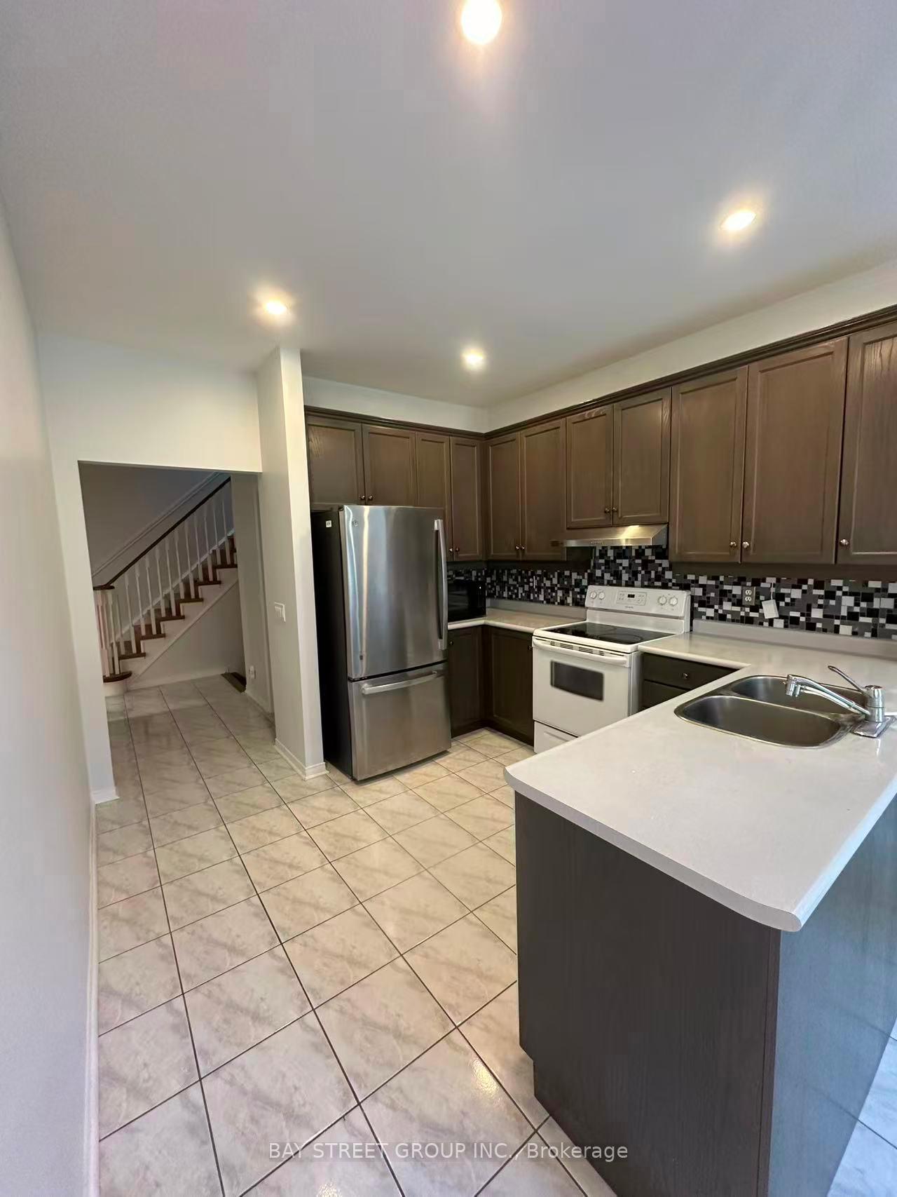 Photo 4 of 5 Ballymore Drive, Aurora, Bayview Wellington — HOMEH