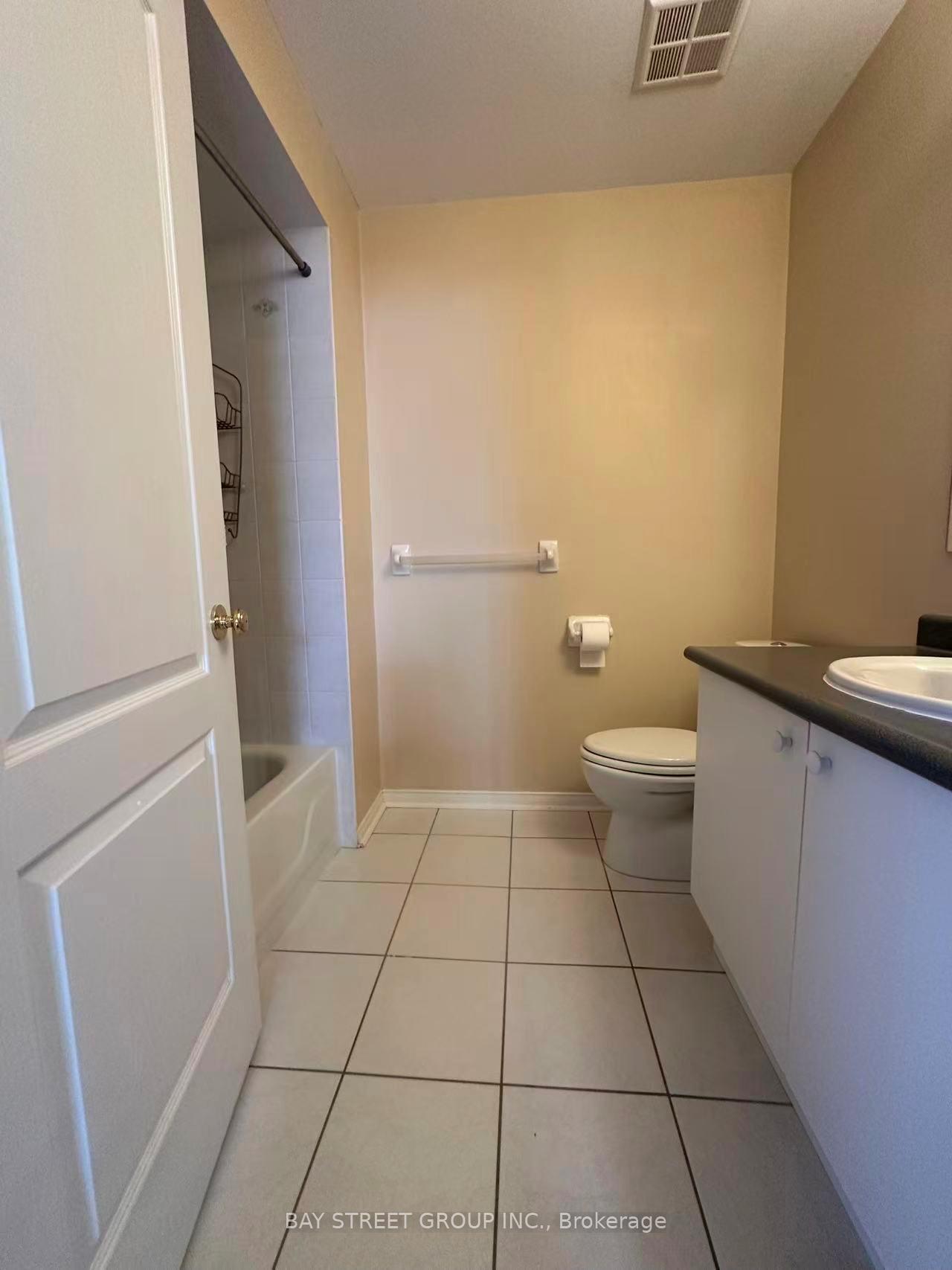Photo 12 of 5 Ballymore Drive, Aurora, Bayview Wellington — HOMEH