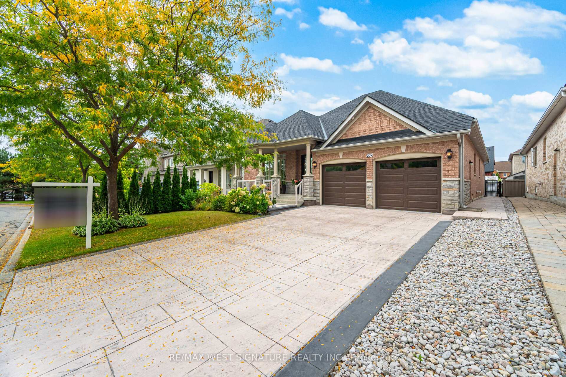 Photo 2 of 107 Cupola Crescent, Vaughan, Vellore Village — HOMEH